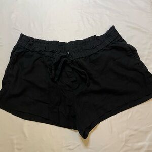 Isabel Maternity size large black shorts
